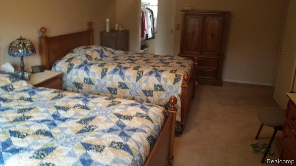3902 Old Creek Road Troy, MI 48084 - Photo 11 of 21 11.jpg