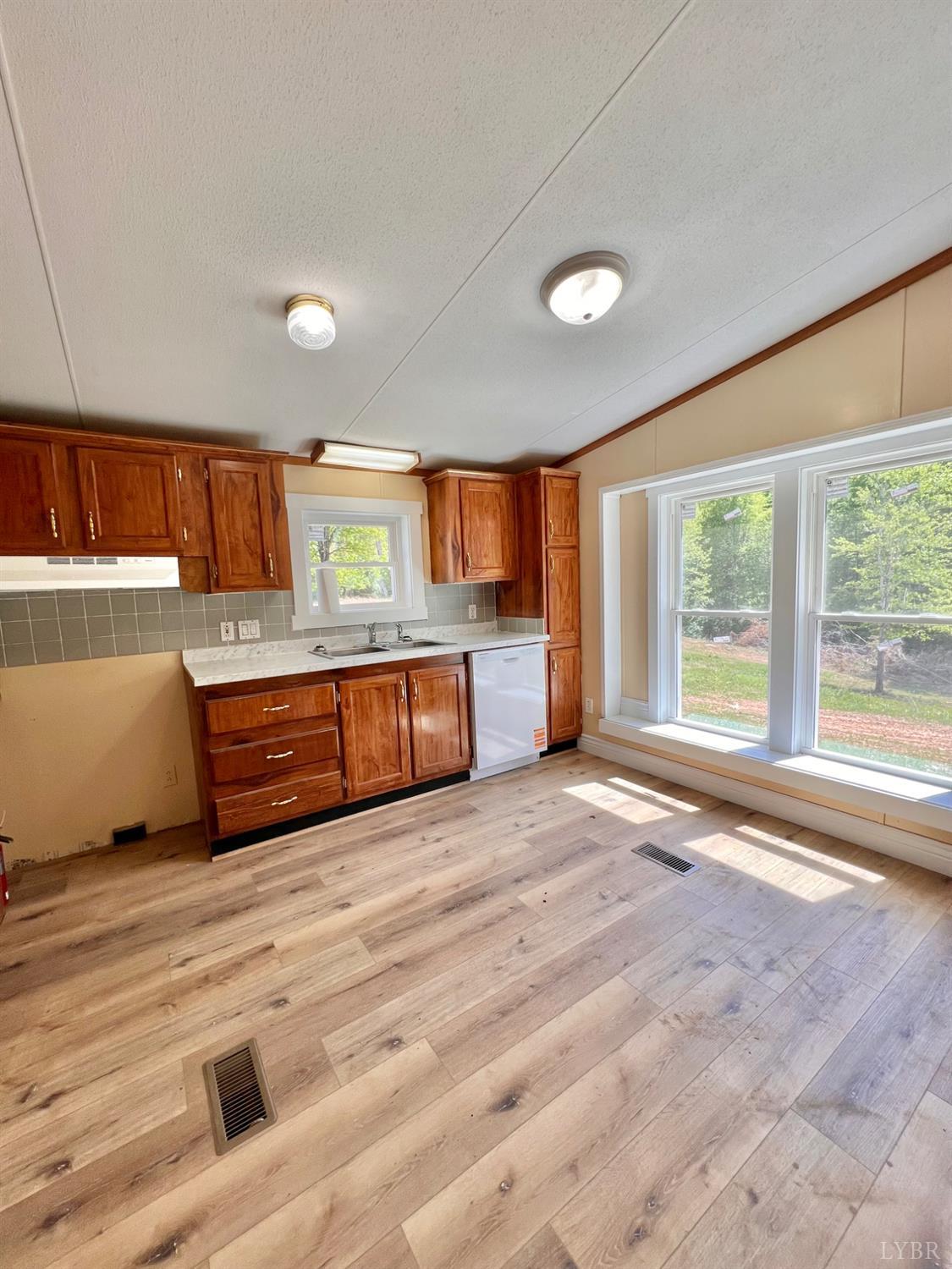 2107 Boxwood Farm Road Amherst, VA 24521 - Photo 7 of 33