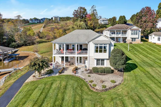 $1,145,000 | 105 Lighthouse Lane, Moneta, VA 24121