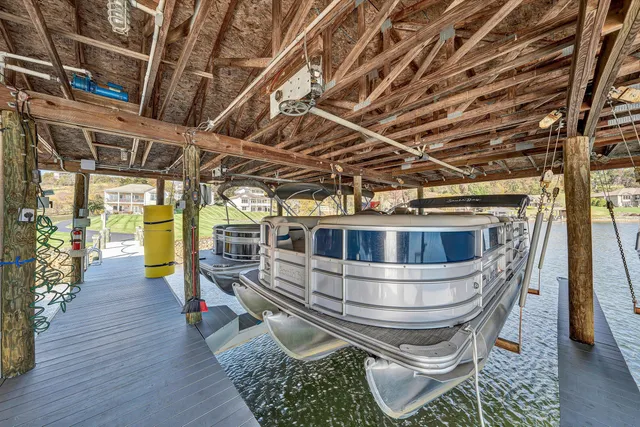 $1,145,000 | 105 Lighthouse Lane, Moneta, VA 24121