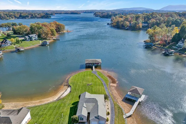 $1,145,000 | 105 Lighthouse Lane, Moneta, VA 24121