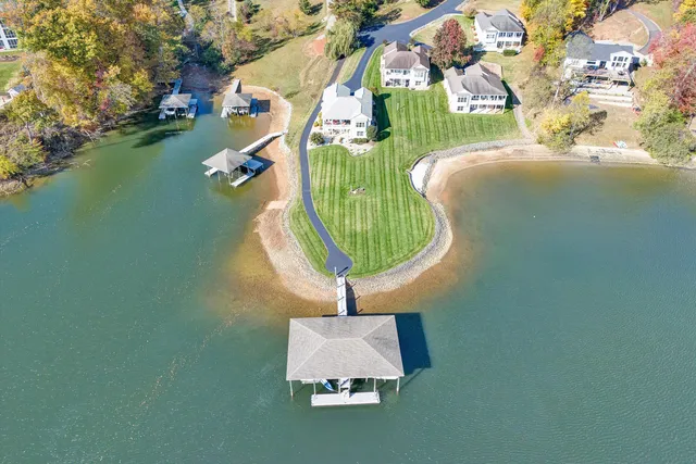 $1,145,000 | 105 Lighthouse Lane, Moneta, VA 24121