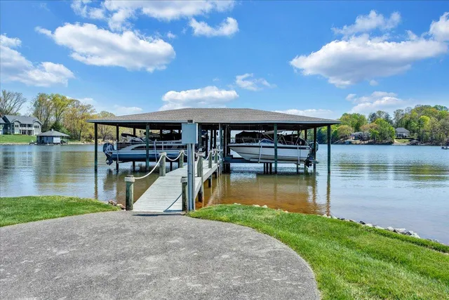 $1,145,000 | 105 Lighthouse Lane, Moneta, VA 24121