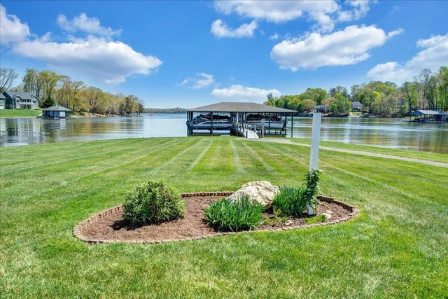 $1,145,000 | 105 Lighthouse Lane, Moneta, VA 24121