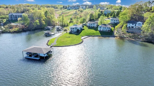 $1,145,000 | 105 Lighthouse Lane, Moneta, VA 24121