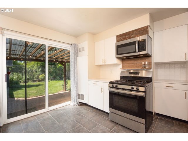 13300 Southwest Rita Drive Beaverton, OR 97005 - Photo 12 of 32 Gallery Image 12