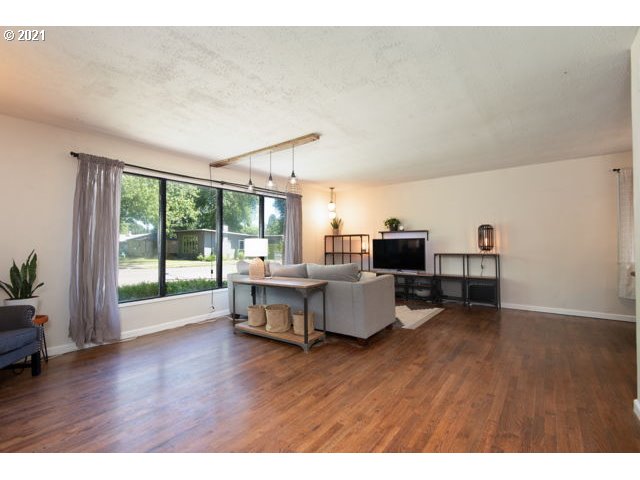 13300 Southwest Rita Drive Beaverton, OR 97005 - Photo 5 of 32 Gallery Image 5