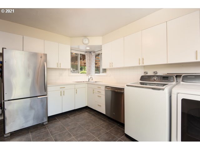 13300 Southwest Rita Drive Beaverton, OR 97005 - Photo 10 of 32 Gallery Image 10