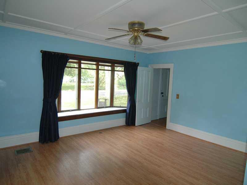373 Oyster River Road Warren, ME 04864 - Photo 8 of 17 Living Room.