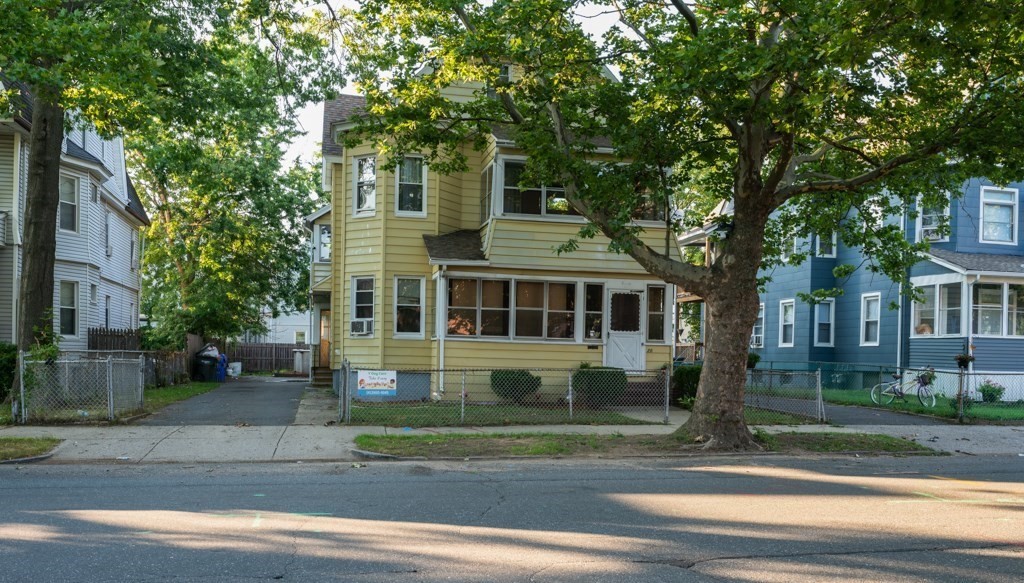 20 Alderman Street Springfield, MA 01108 - Photo 1 of 26