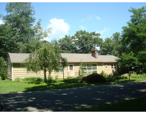 18 Chestnut Street Easthampton, MA 01027 - Photo 1 of 12