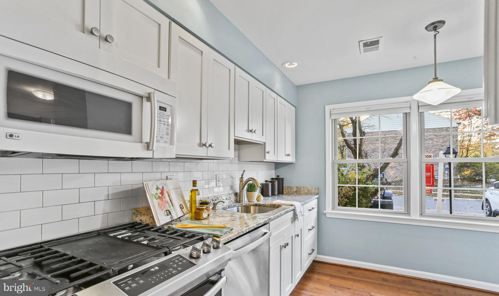 5813 Humblebee Road Columbia, MD 21045 - Photo 3 of 26 Updated appliances. Opening to dining room too!