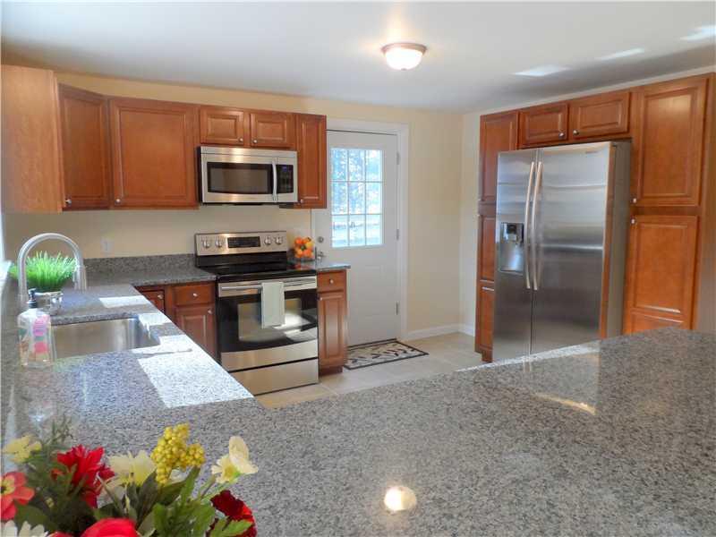 14 Jesse Road Topsham, ME 04086 - Photo 1 of 33 Kitchen. Brand new kitchen! Granite...