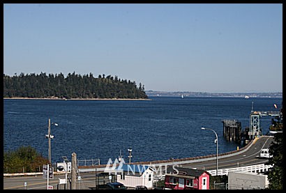 4135 Ridgecrest Way Southeast Port Orchard, WA 98366 - Photo 4 of 25 Gallery Image 4
