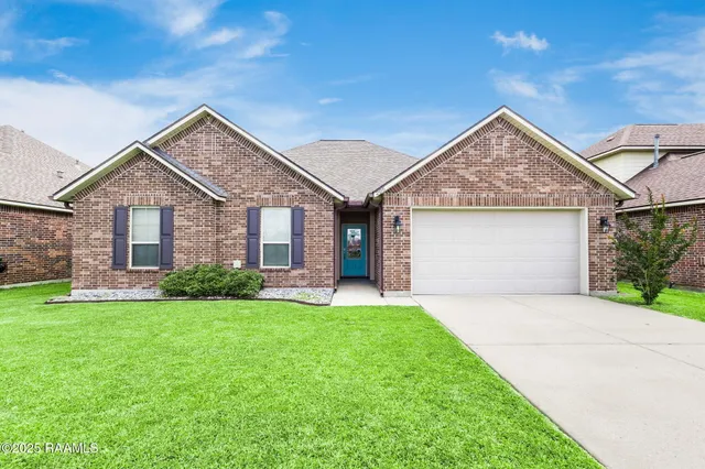 $217,900 | 206 Agrarian Avenue, Rayne, LA 70578