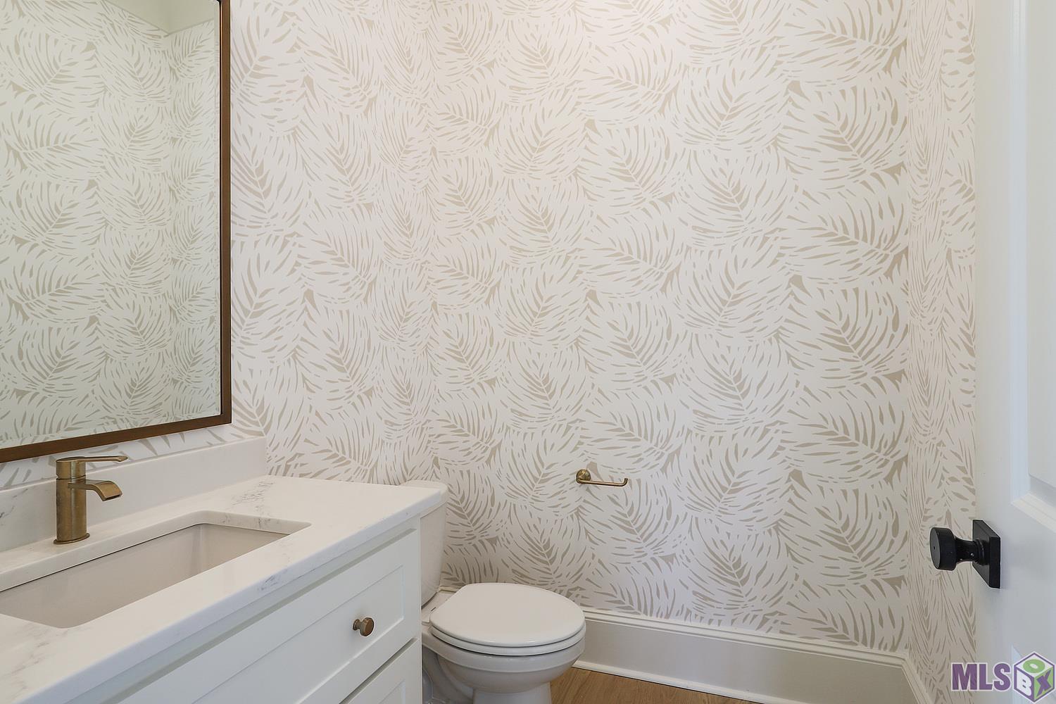 13652 Brook Point Drive Baton Rouge, LA 70810 - Photo 12 of 27 Guest Restroom