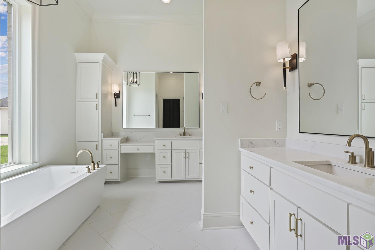 13652 Brook Point Drive Baton Rouge, LA 70810 - Photo 17 of 27 Primary Bath