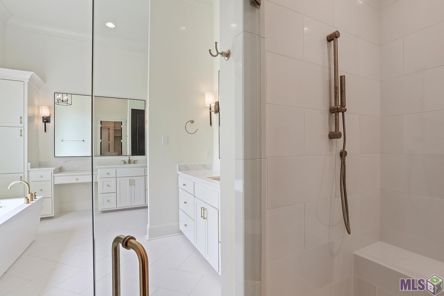 13652 Brook Point Drive Baton Rouge, LA 70810 - Photo 18 of 27 Primary Bath