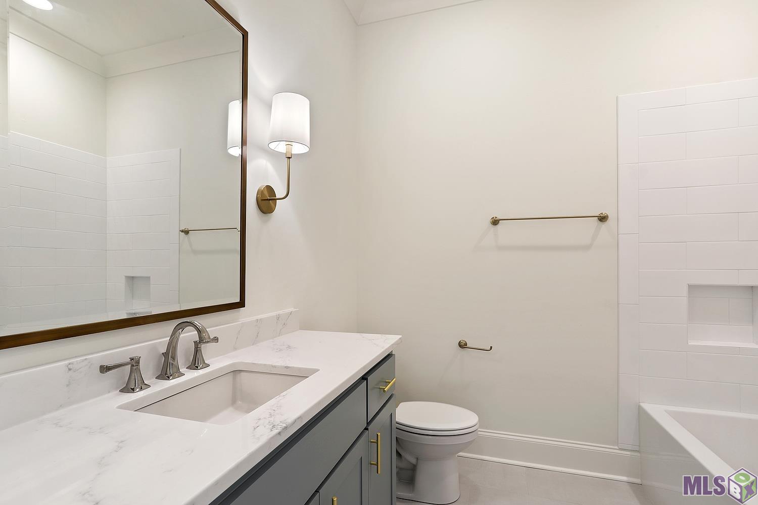 13652 Brook Point Drive Baton Rouge, LA 70810 - Photo 22 of 27 Additional Full Bath