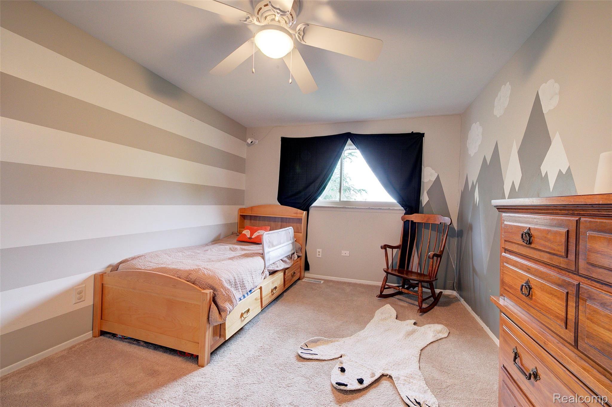 45800 Drexel Road Canton, MI 48187 - Photo 34 of 49 33 Bedroom 3.jpg