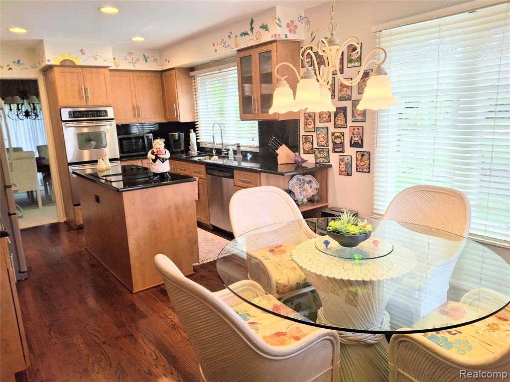 6319 Celeste Road West Bloomfield, MI 48322 - Photo 6 of 21