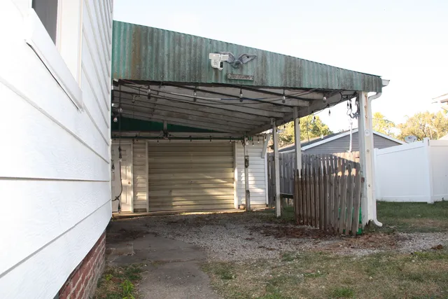 $126,500 | 713 O Hara Street, Bloomington, IL 61701