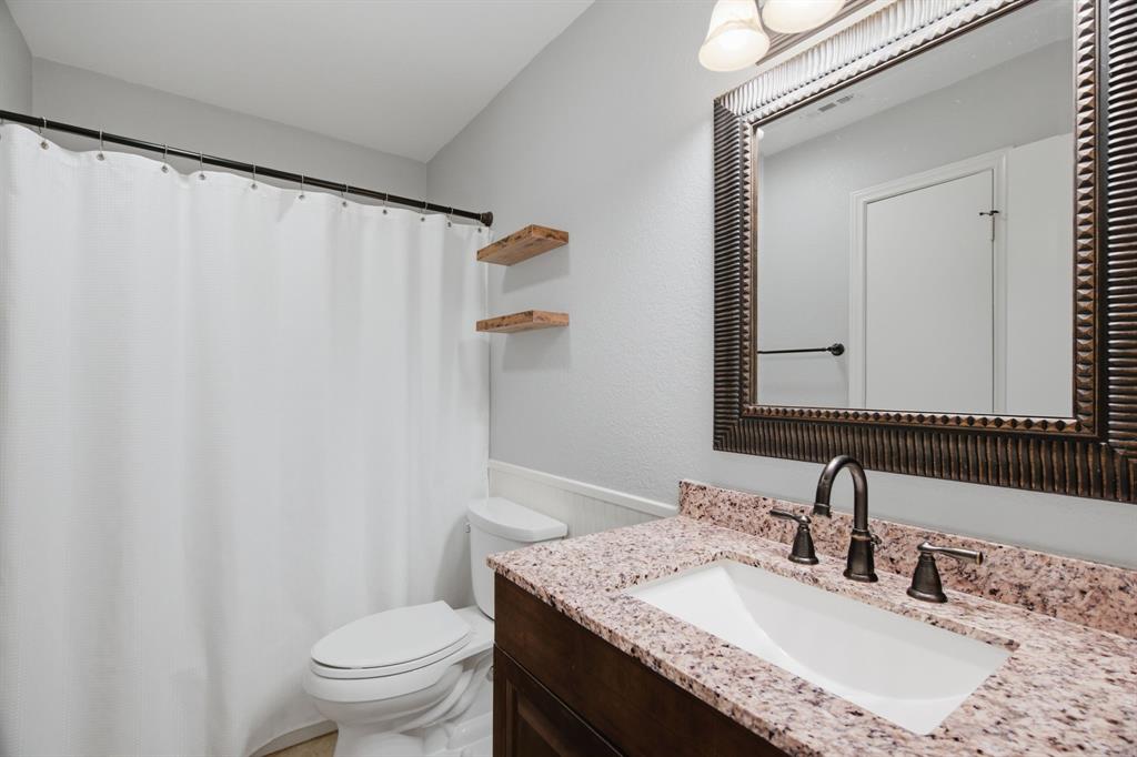 2074 Briarcliff Road Lewisville, TX 75067 - Photo 24 of 40 Hall bath