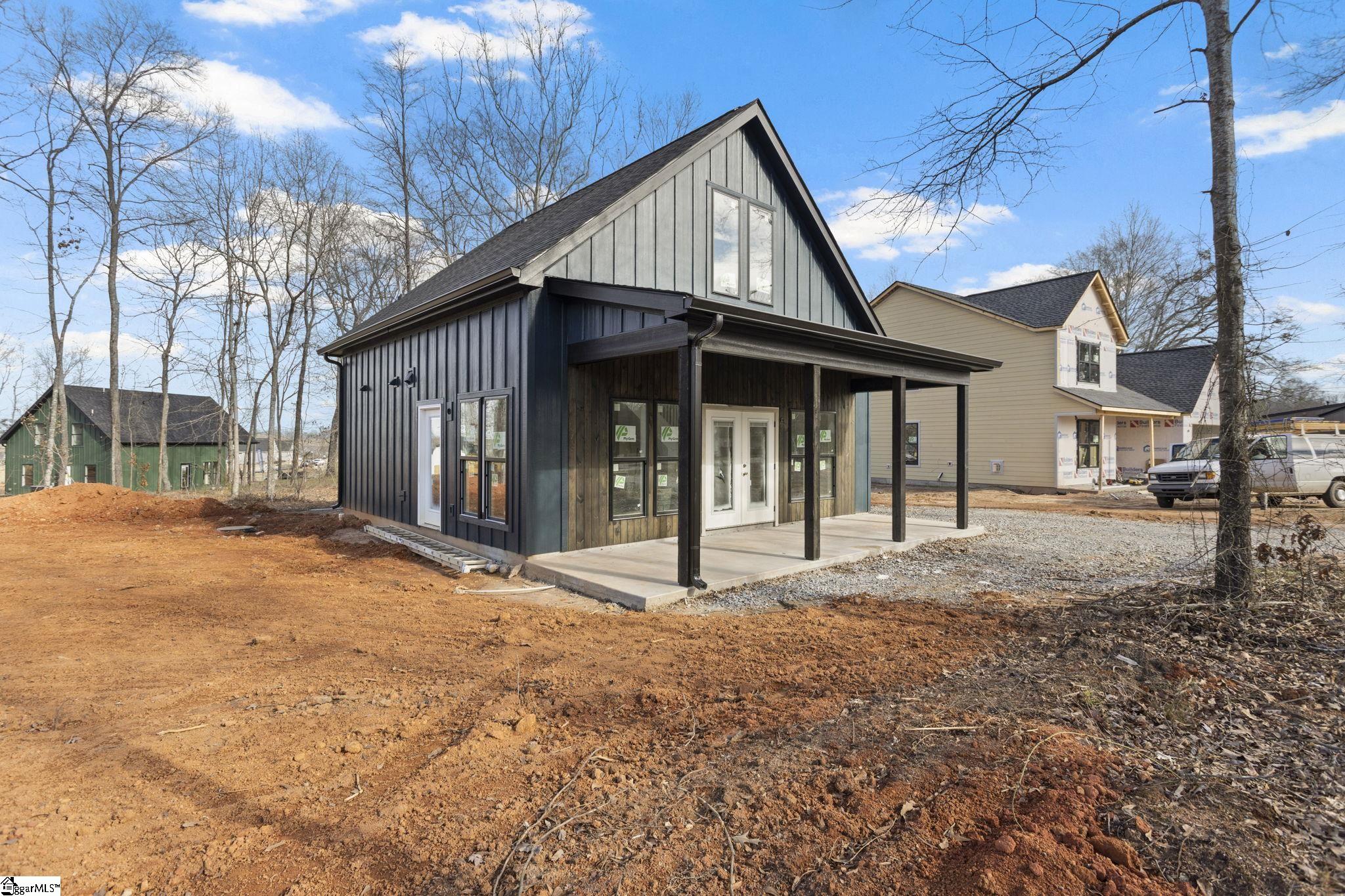 1002 Goodjoin Road Campobello, SC 29322 - Photo 2 of 4