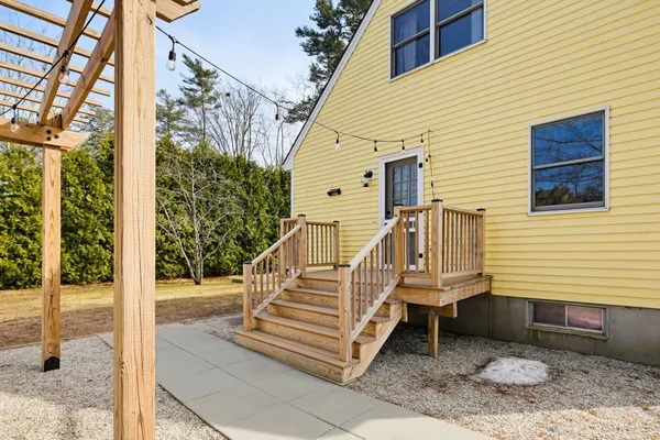 $449,000 | 31 Hanson Drive, Topsham, ME 04086