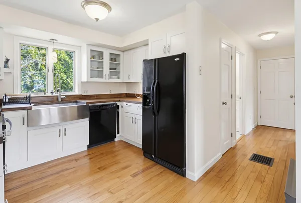 $449,000 | 31 Hanson Drive, Topsham, ME 04086