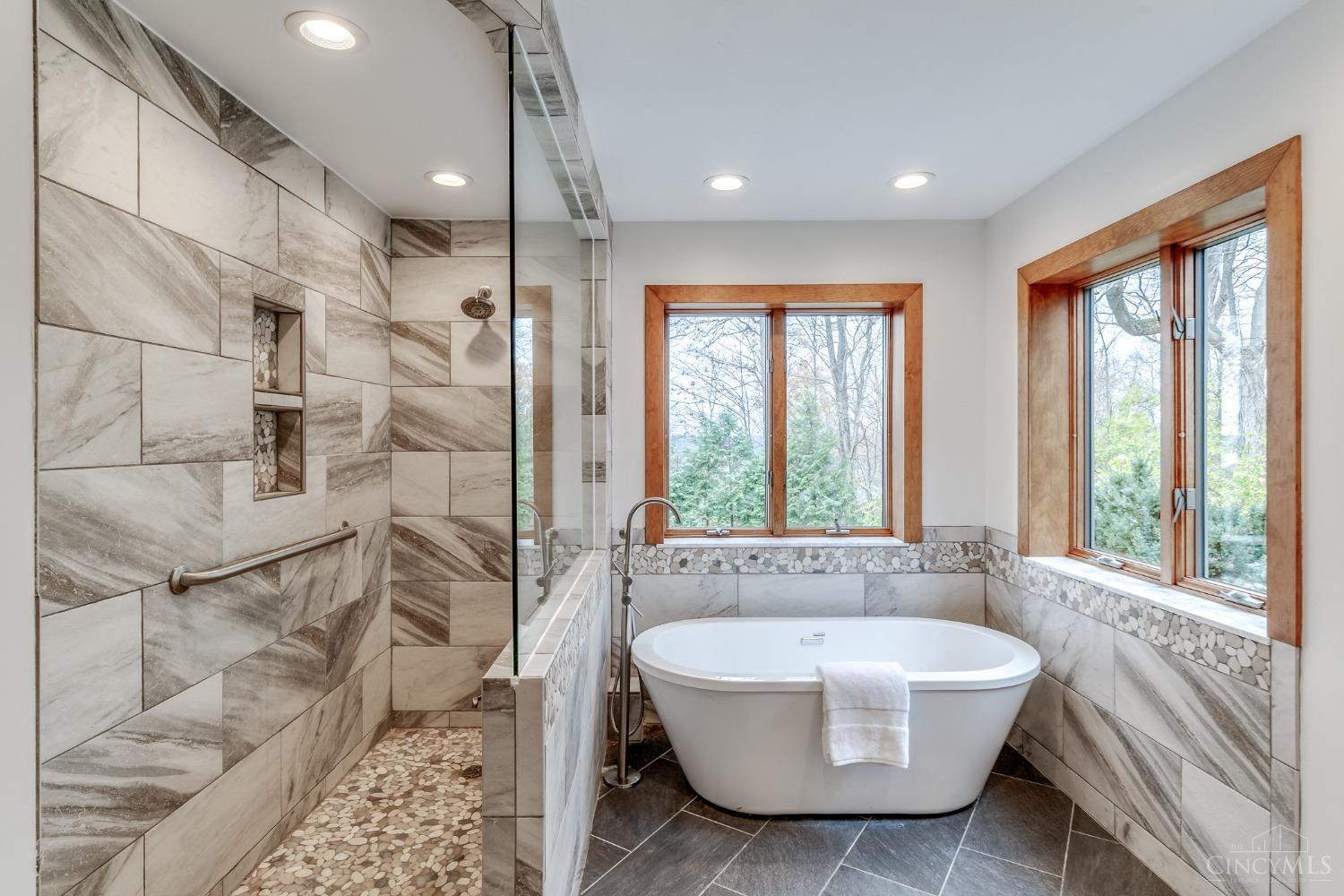 25 Locust Hill Road Cincinnati, OH 45245 - Photo 22 of 51 Gallery Image 22