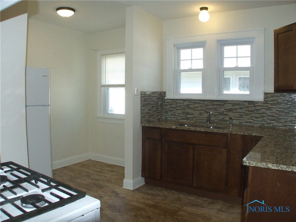 4132 Lowe Road Toledo, OH 43612 - Photo 15 of 22 Gallery Image 15