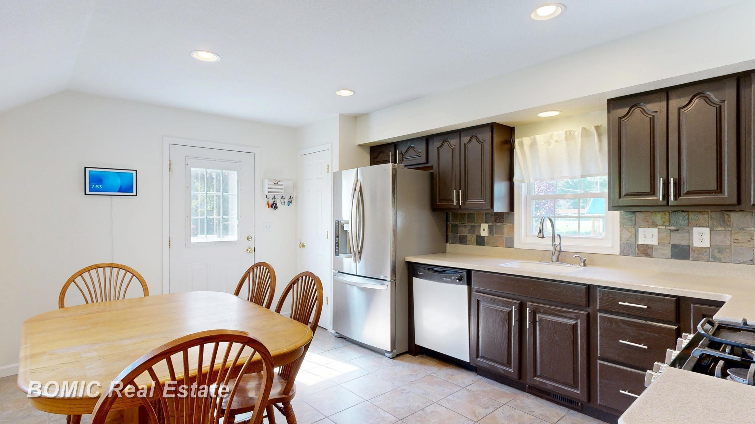 529 Chestnut Street Vassar, MI 48768 - Photo 3 of 42