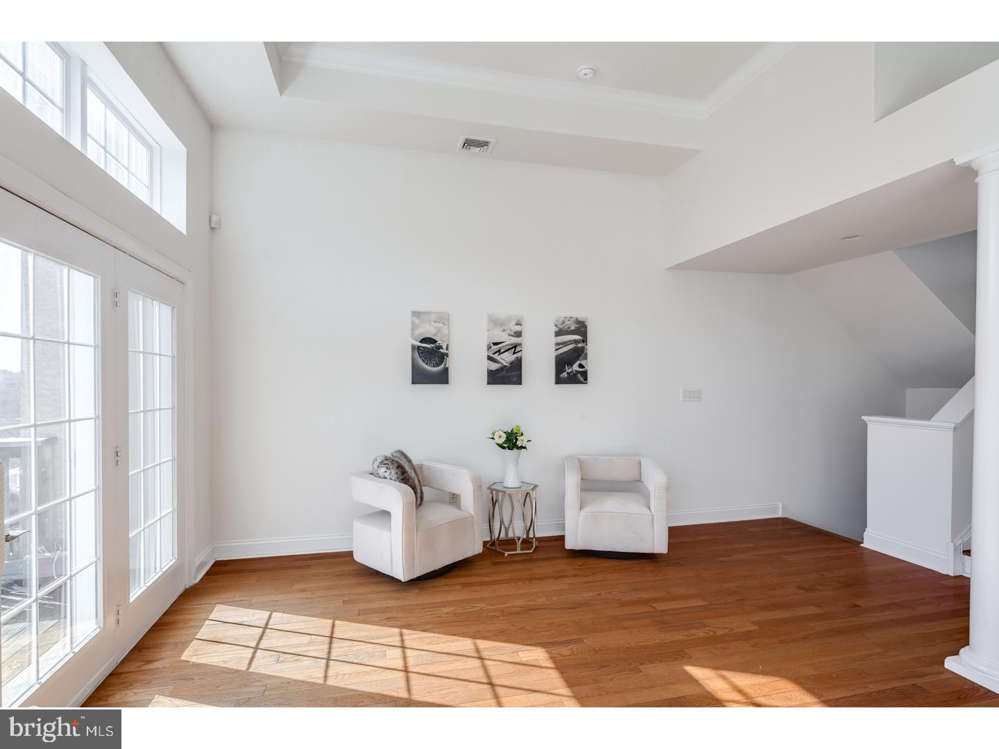 233 Gay Street Philadelphia, PA 19128 - Photo 5 of 22 Living Room
