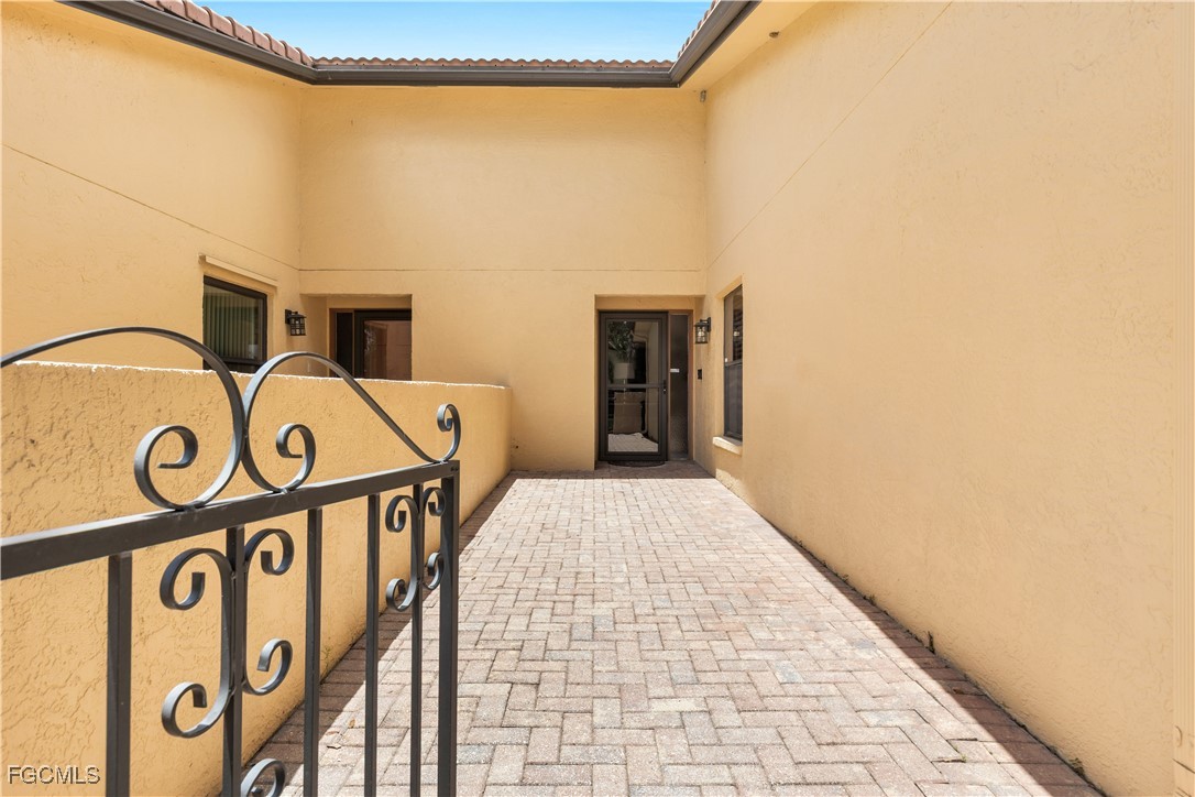 5282 Concord Way Fort Myers, FL 33907 - Photo 3 of 25