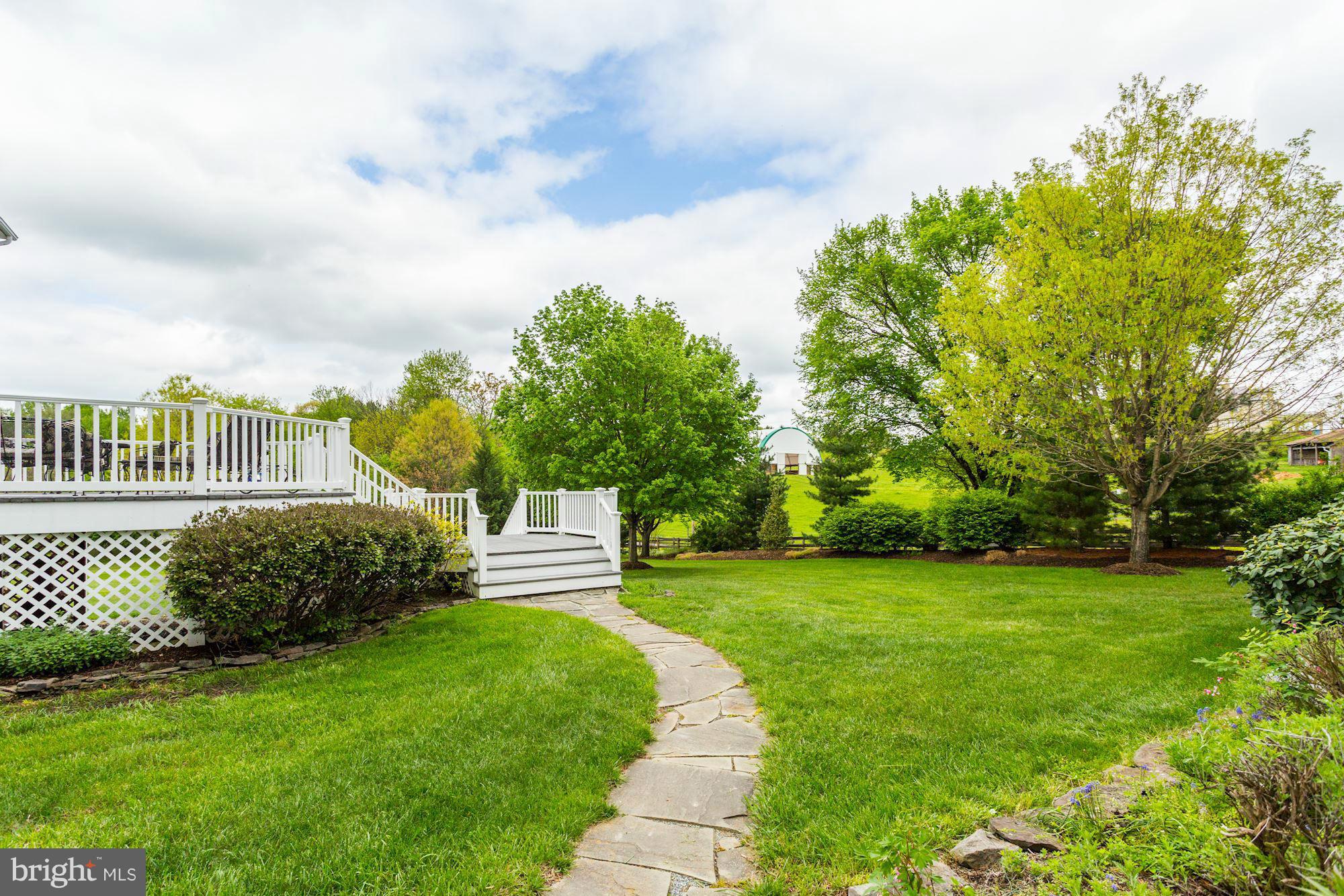16301 Comus Road Clarksburg, MD 20871 - Photo 22 of 30 Side yard