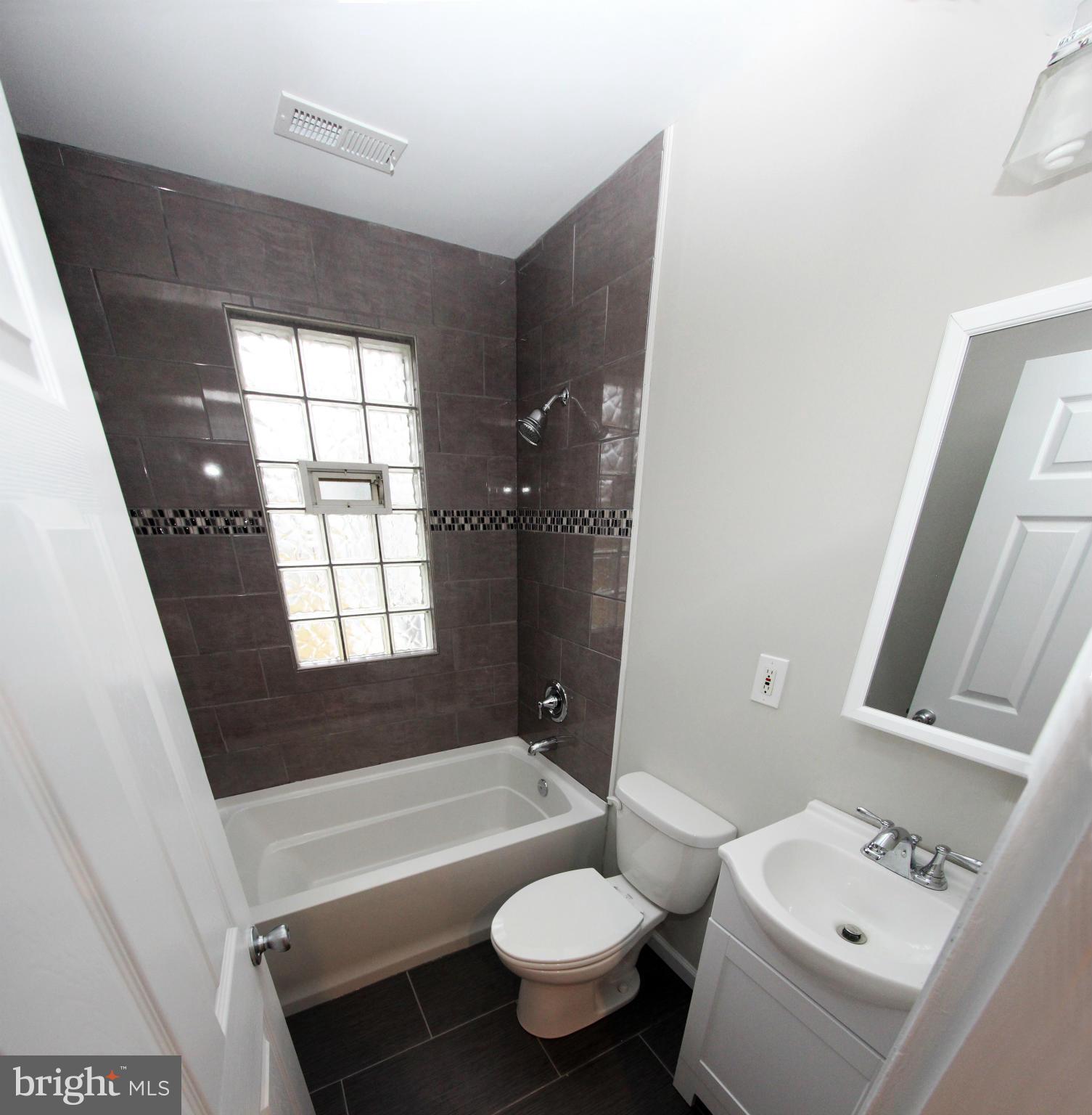 5 Plateau Road Baltimore, MD 21221 - Photo 11 of 18 Bath