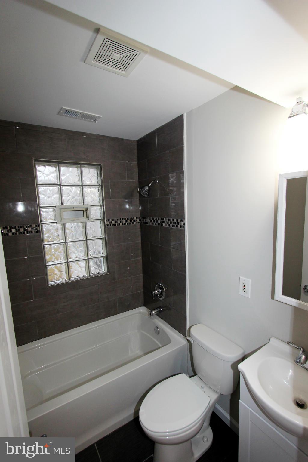 5 Plateau Road Baltimore, MD 21221 - Photo 12 of 18 Bath