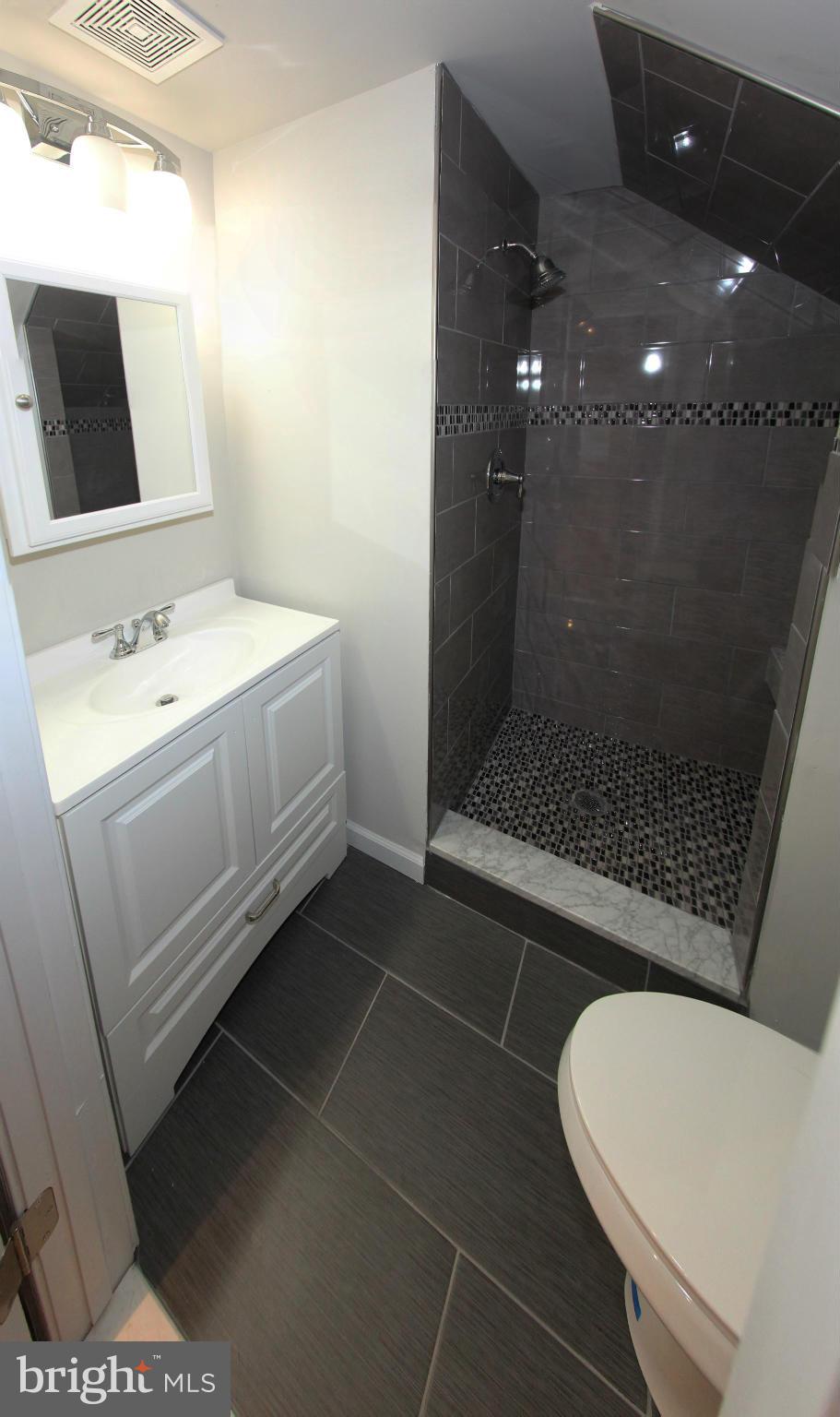 5 Plateau Road Baltimore, MD 21221 - Photo 16 of 18 Bath (Master)