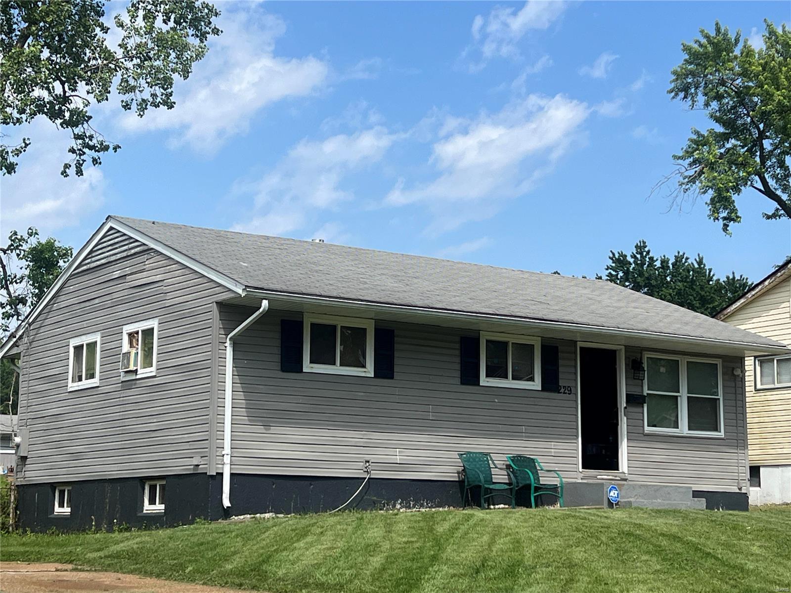 229 Grampian Road St. Louis, MO 63137 - Photo 3 of 20