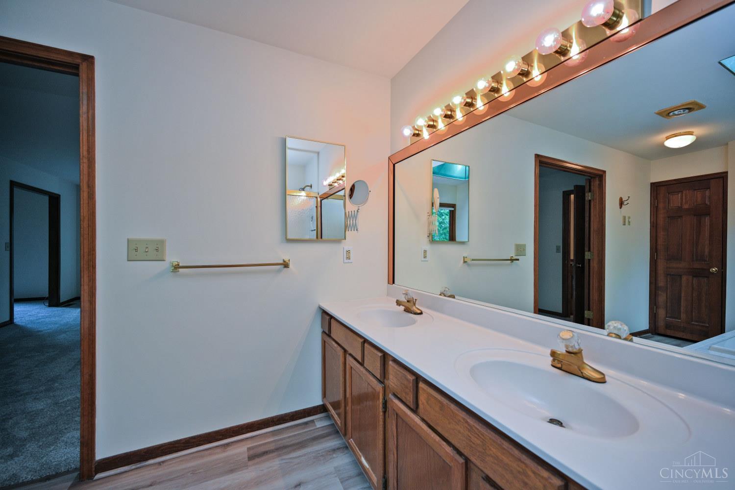 8650 Green Road Cincinnati, OH 45255 - Photo 32 of 57