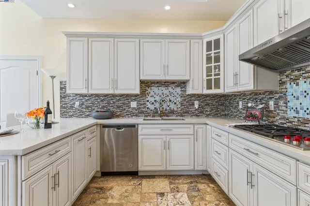 $1,688,000 | 6588 Longwalk Drive, Oakland, CA 94611