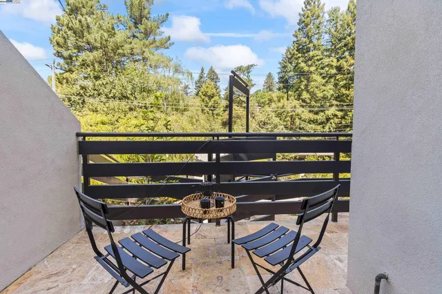 $1,688,000 | 6588 Longwalk Drive, Oakland, CA 94611