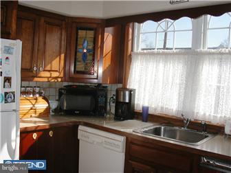 12236 Sweet Briar Road Philadelphia, PA 19154 - Photo 3 of 12 Kitchen