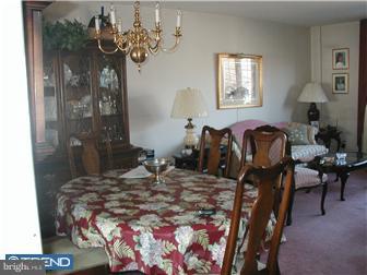 12236 Sweet Briar Road Philadelphia, PA 19154 - Photo 5 of 12 Great Room