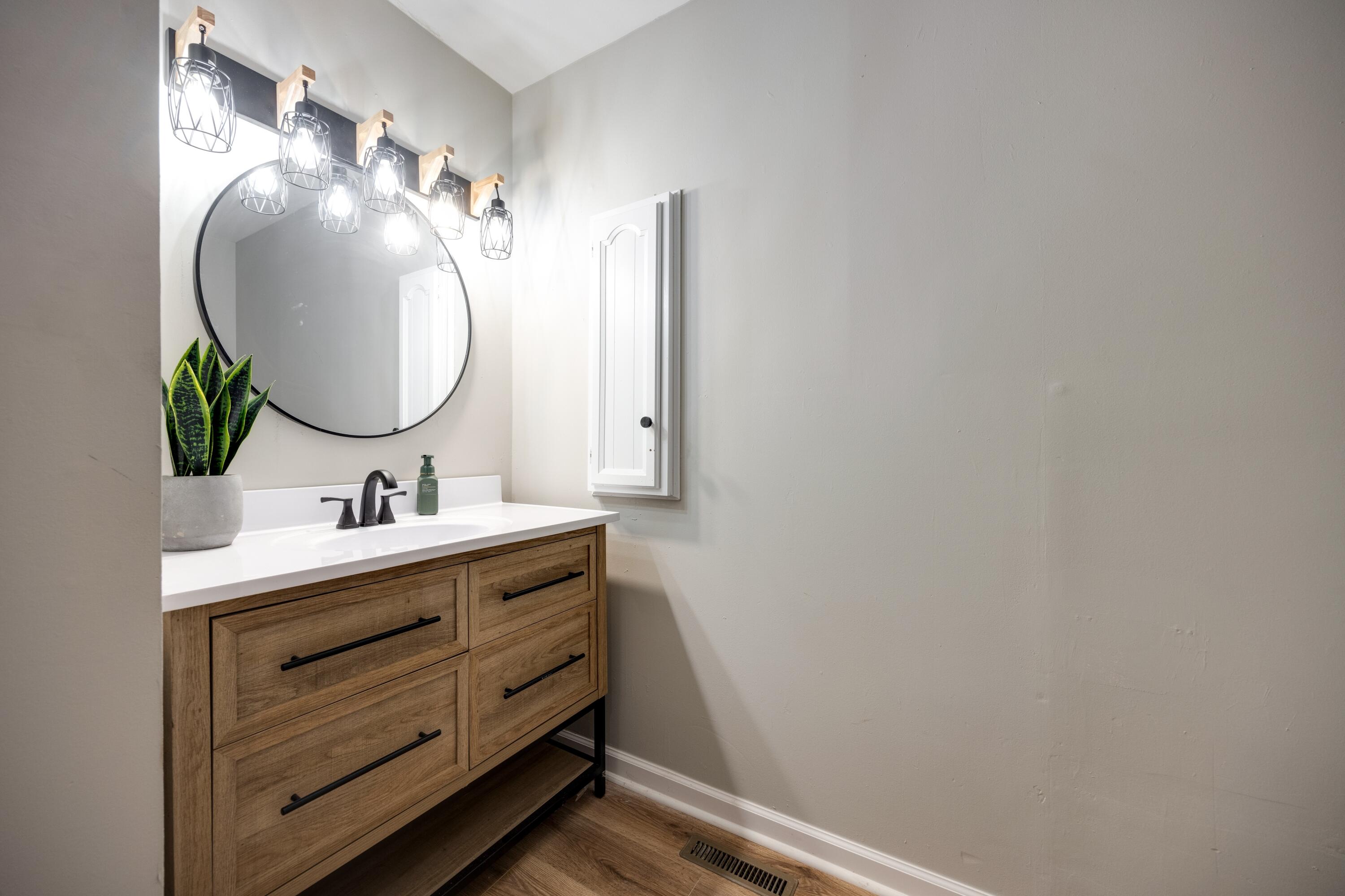 2310 Hydas Lane Chattanooga, TN 37421 - Photo 12 of 31 guest bath 3