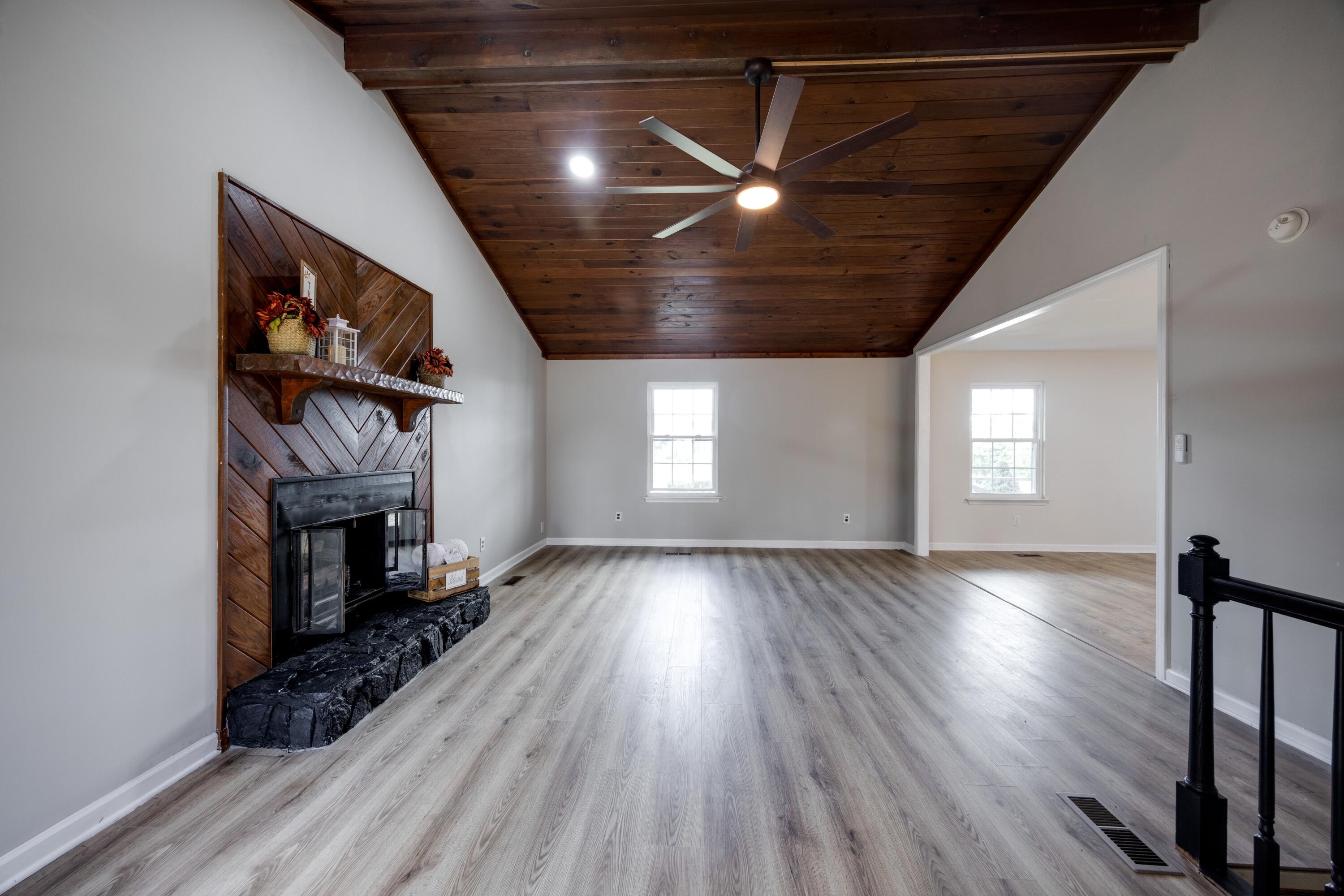 2310 Hydas Lane Chattanooga, TN 37421 - Photo 8 of 31 family room