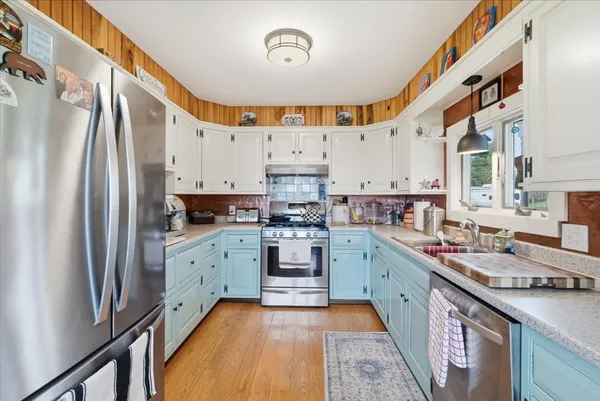 $905,000 | 48 Bushey Drive, Shelburne, VT 05482