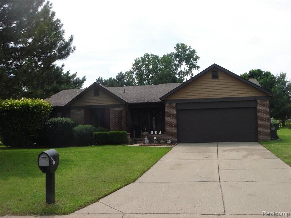 702 Baker Street Rochester, MI 48307 - Photo 1 of 11 Front View