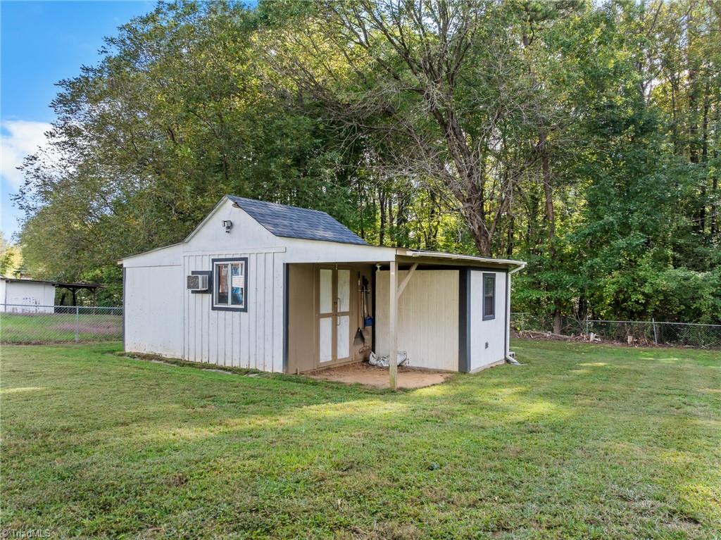 4941 Pine Hall Road Walkertown, NC 27051 - Photo 9 of 40 Gallery Image 9